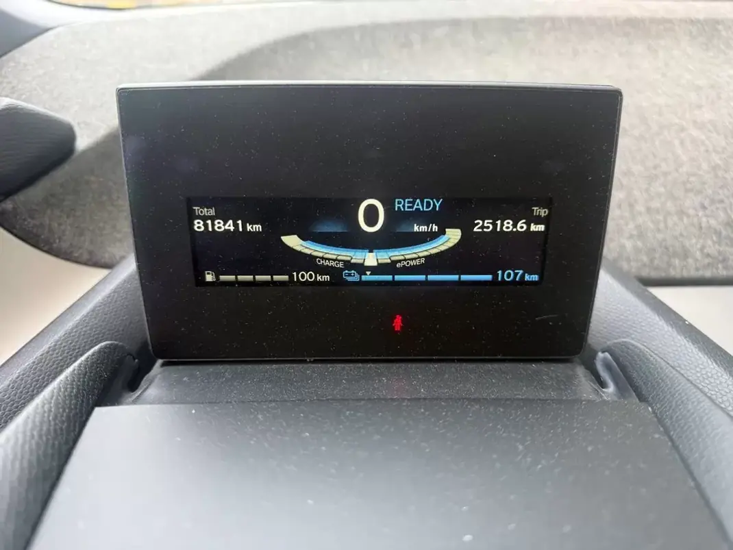 BMW i3 2015 - 12750 EUR, 81000 km - AUTO.MOTO.pt - 81000km - foto 25 de 25