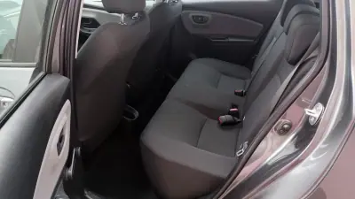Toyota Yaris 2018 - 12500 EUR, 68000 km - AUTO.MOTO.pt - 68000km - foto 14 de 24