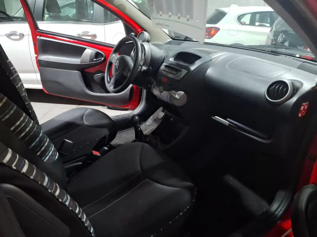 Citroën C1 2013 - 5900 EUR, 129862 km - AUTO.MOTO.pt - 129862km - foto 2 de 11