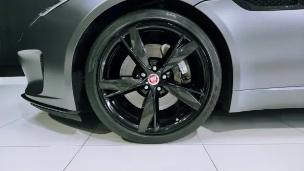 Jaguar F-Type 2018 - 59950 EUR, 53186 km - AUTO.MOTO.pt - 53186km - foto 9 de 20