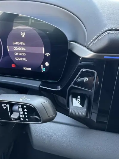 Porsche Macan 2025 - 127000 EUR, 12000 km - AUTO.MOTO.pt - 12000km - foto 35 de 80