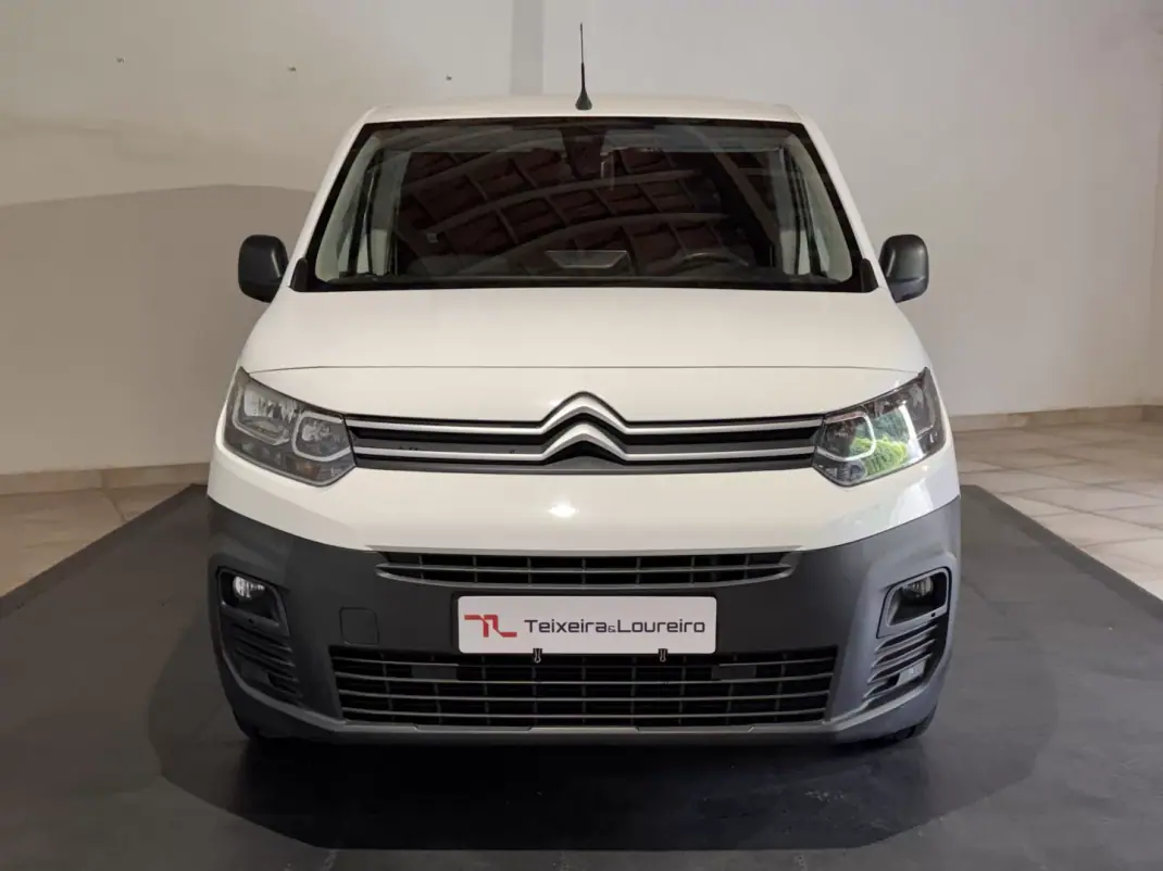 Citroën 2020 - 16500 EUR, 144542 km - AUTO.MOTO.pt - 144542km - foto 2 de 19