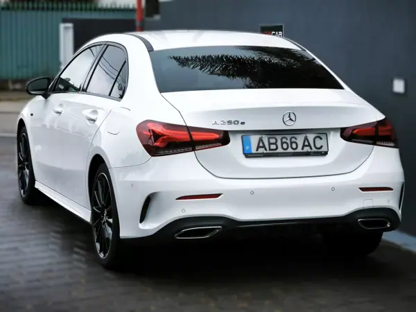 Mercedes-Benz A 250 Limousine 2020 - 25950 EUR, 141000 km - AUTO.MOTO.pt - 141000km - foto 11 de 55