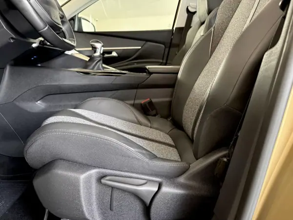 Peugeot 3008 2017 - 18500 EUR, 155000 km - AUTO.MOTO.pt - 155000km - foto 27 de 112