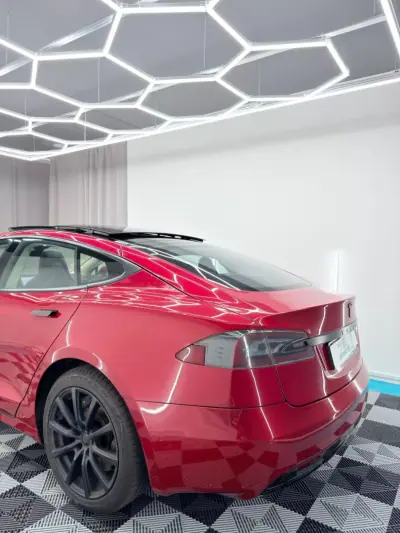 Tesla Model S 2016 - 20999 EUR, 164000 km - AUTO.MOTO.pt - 164000km - foto 5 de 20