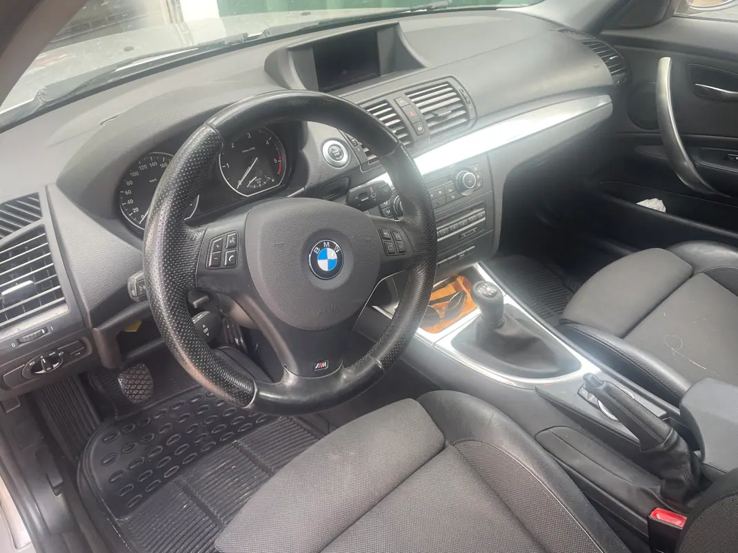 BMW 120 2010 - 8200 EUR, 256000 km - 256000km - foto 5 de 12