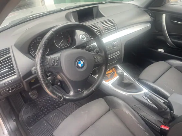 BMW 120 2010 - 10500 EUR, 256000 km - AUTO.MOTO.pt - 256000km - foto 5 de 12