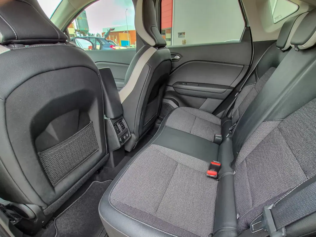 Renault Captur 2021 - 14500 EUR, 103290 km - AUTO.MOTO.pt - 103290km - foto 12 de 12