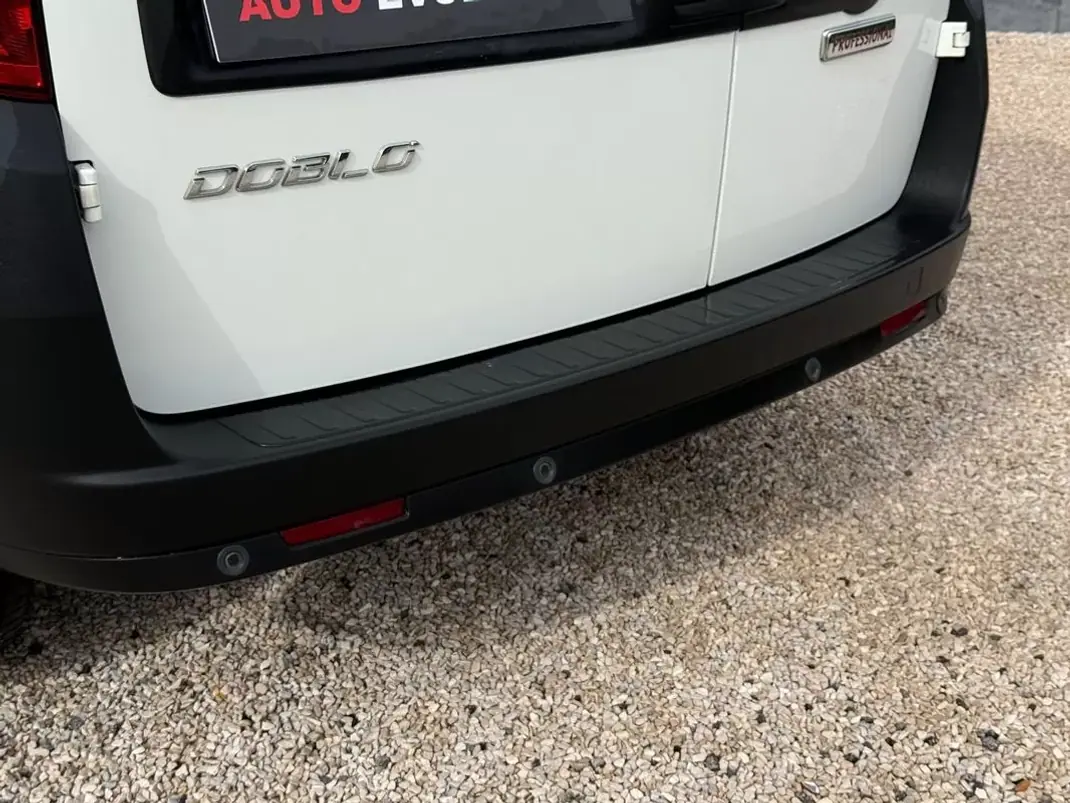 Fiat DOBLO MULTIJET COM IVA 3Lug 2021 - 10900 EUR, 129990 km - AUTO.MOTO.pt - 129990km - foto 18 de 19