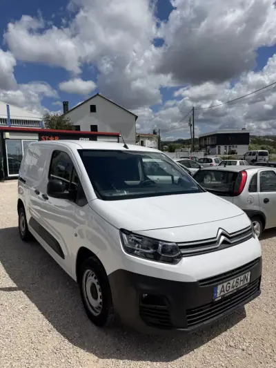 Citroën Berlingo 2021 - 10870 EUR, 166890 km - AUTO.MOTO.pt - 166890km - foto 1 de 16