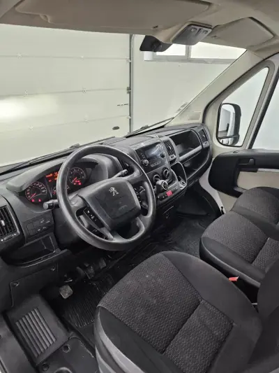 Peugeot BOXER 2.0 BlueHDi 435 L4H2 Premium 2017 - 15990 EUR, 168872 km - AUTO.MOTO.pt - 168872km - foto 23 de 30
