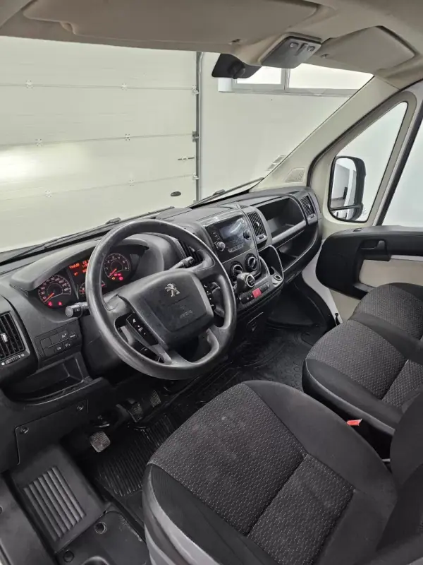 Peugeot BOXER 2.0 BlueHDi 435 L4H2 Premium 2017 - 15990 EUR, 168872 km - AUTO.MOTO.pt - 168872km - foto 23 de 30