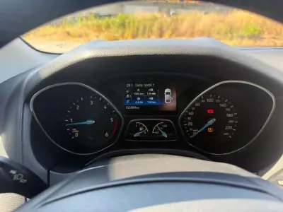 Ford Focus SW 2017 - 9900 EUR, 155000 km - AUTO.MOTO.pt - 155000km - foto 11 de 26