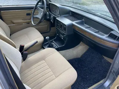 BMW 518 1980 - 9900 EUR, 139000 km - AUTO.MOTO.pt - 139000km - foto 21 de 27