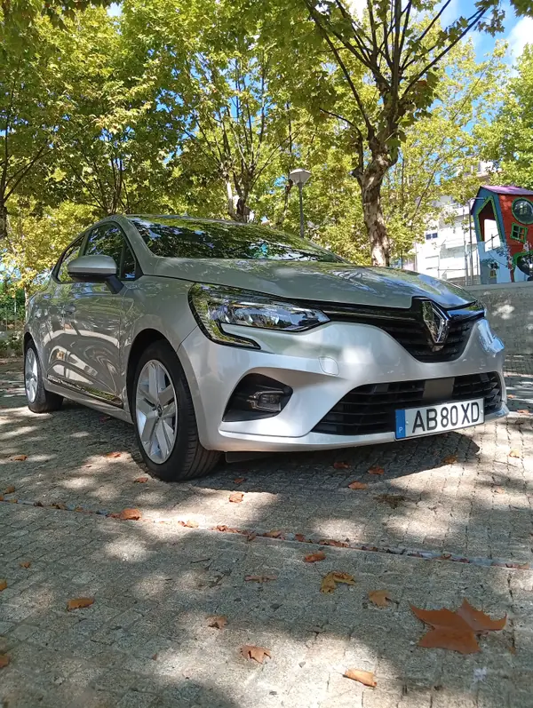 Renault Clio 2020 - 13300 EUR, 83700 km - AUTO.MOTO.pt - 83700km - foto 2 de 15