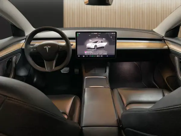 Tesla Model 3 2022 - 35950 EUR, 86200 km - AUTO.MOTO.pt - 86200km - foto 8 de 19