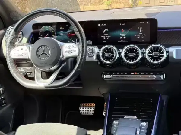 Mercedes-Benz GLB 200 2021 - 39999 EUR, 132000 km - AUTO.MOTO.pt - 132000km - foto 28 de 30