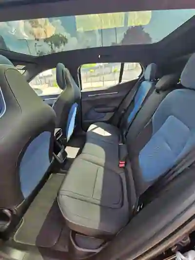 Volvo EX 30 2024 - 39500 EUR, 15000 km - 15000km - foto 8 de 8