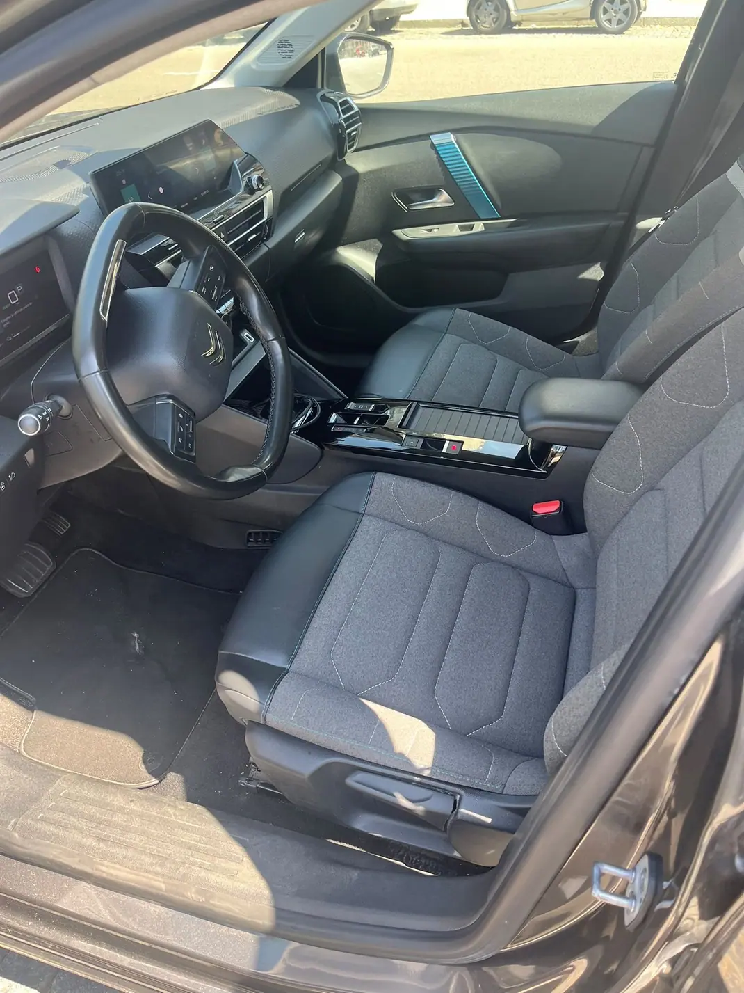 Citroën e-C4 2021 - 16300 EUR, 90000 km - 90000km - foto 5 de 8