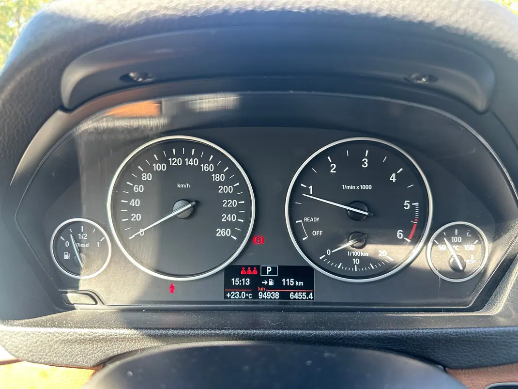 BMW 320 2016 - 19500 EUR, 94500 km - 94500km - foto 9 de 10