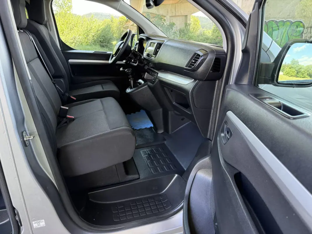 Toyota Proace Verso 2020 - 28890 EUR, 146000 km - AUTO.MOTO.pt - 146000km - foto 14 de 30