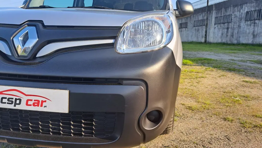 Renault 2019 - 19900 EUR, 100835 km - AUTO.MOTO.pt - 100835km - foto 26 de 28