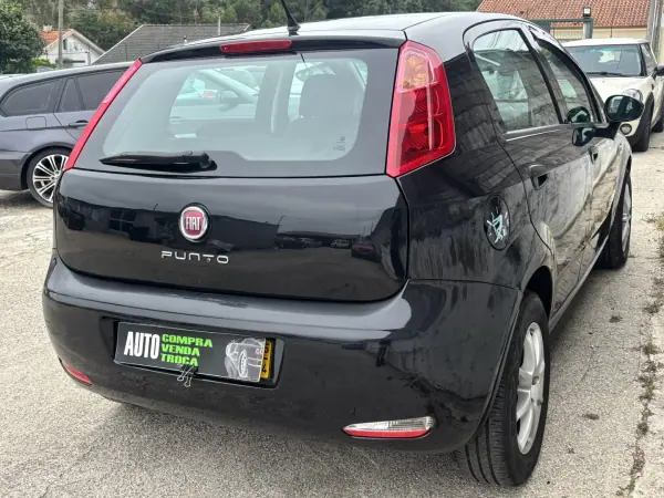 Fiat Punto Evo 2015 - 4500 EUR, 135000 km - AUTO.MOTO.pt - 135000km - foto 8 de 17