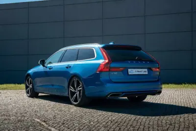 Volvo V90 2018 - 24990 EUR, 184000 km - AUTO.MOTO.pt - 184000km - foto 2 de 38