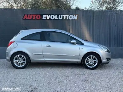 Opel Corsa van Ac 1.3 cdti 2007 - 4450 EUR, 139900 km - AUTO.MOTO.pt - 139900km - foto 10 de 17