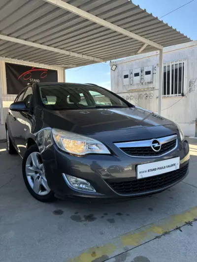 Opel Astra Sports Tourer 2011 - 329000km