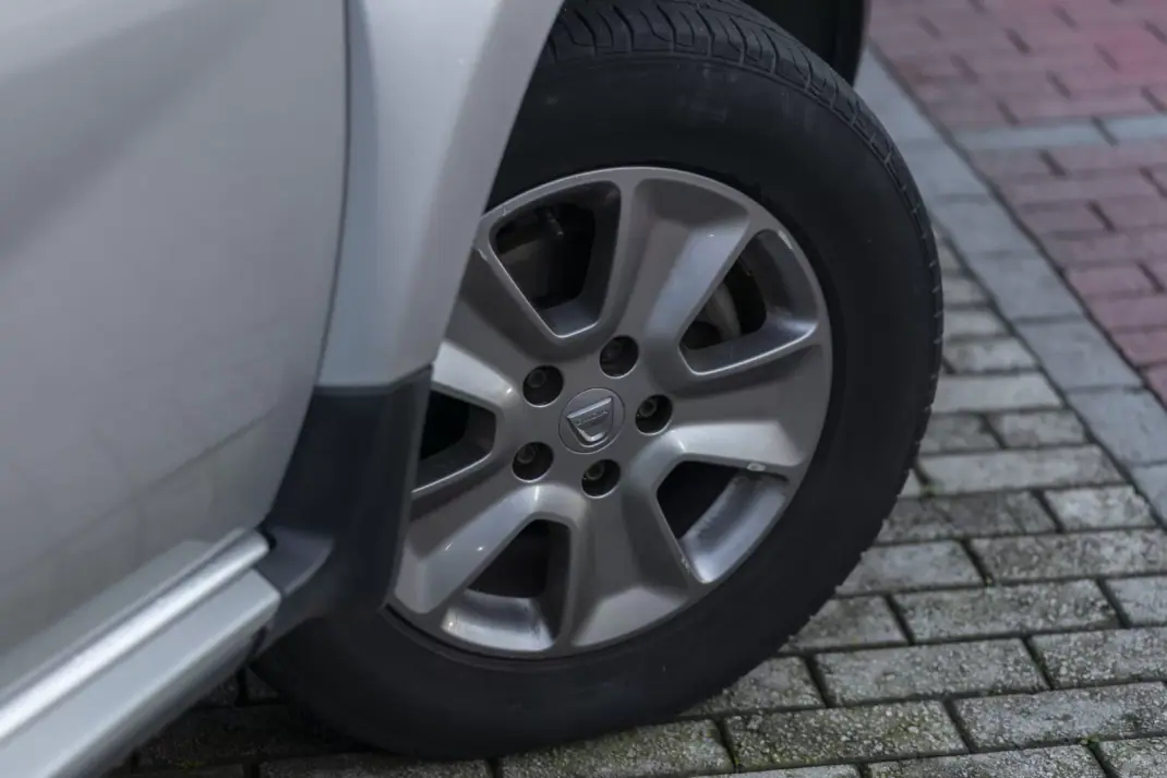 Dacia Duster 2015 - 10900 EUR, 150410 km - AUTO.MOTO.pt - 150410km - foto 31 de 33