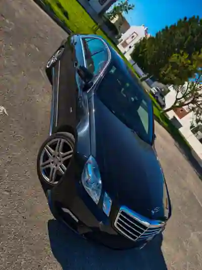 Mercedes-Benz E 250 2010 - 13750 EUR, 275000 km - AUTO.MOTO.pt - 275000km - foto 13 de 17