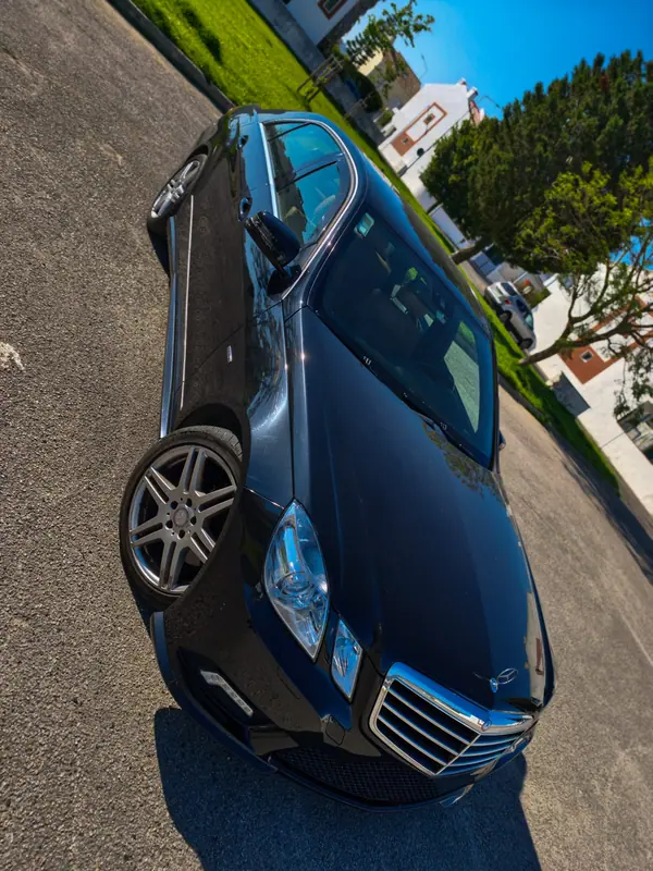 Mercedes-Benz E 250 2010 - 13750 EUR, 275000 km - AUTO.MOTO.pt - 275000km - foto 13 de 17