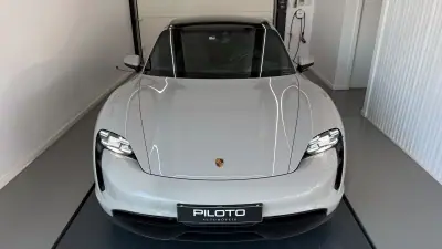 Porsche Taycan 2021 — foto 5 de 35