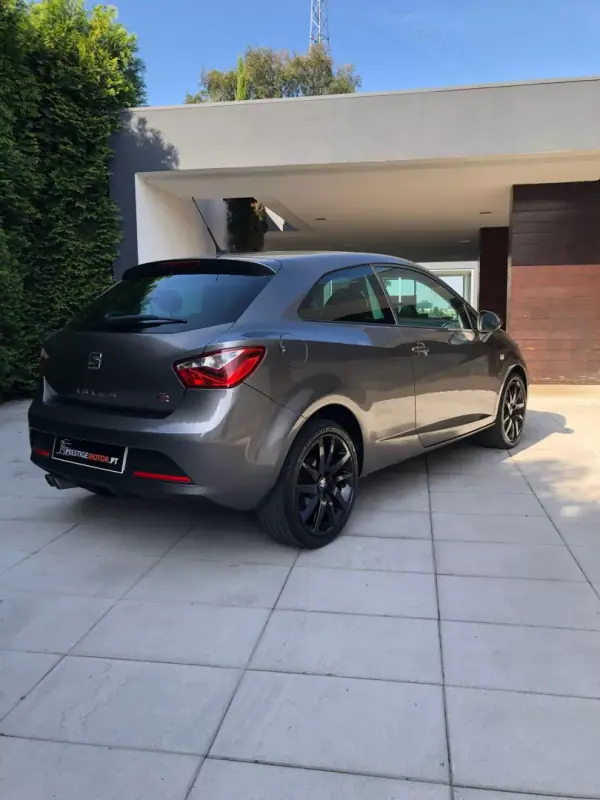 SEAT Ibiza 2016 - 10750 EUR, 142000 km - AUTO.MOTO.pt - 142000km - foto 6 de 33