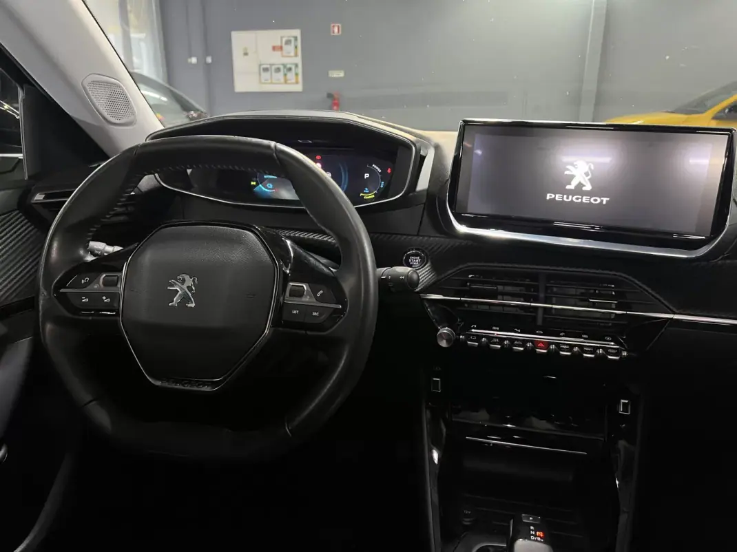 Peugeot e-2008 2020 - 18990 EUR, 50000 km - AUTO.MOTO.pt - 50000km - foto 11 de 51