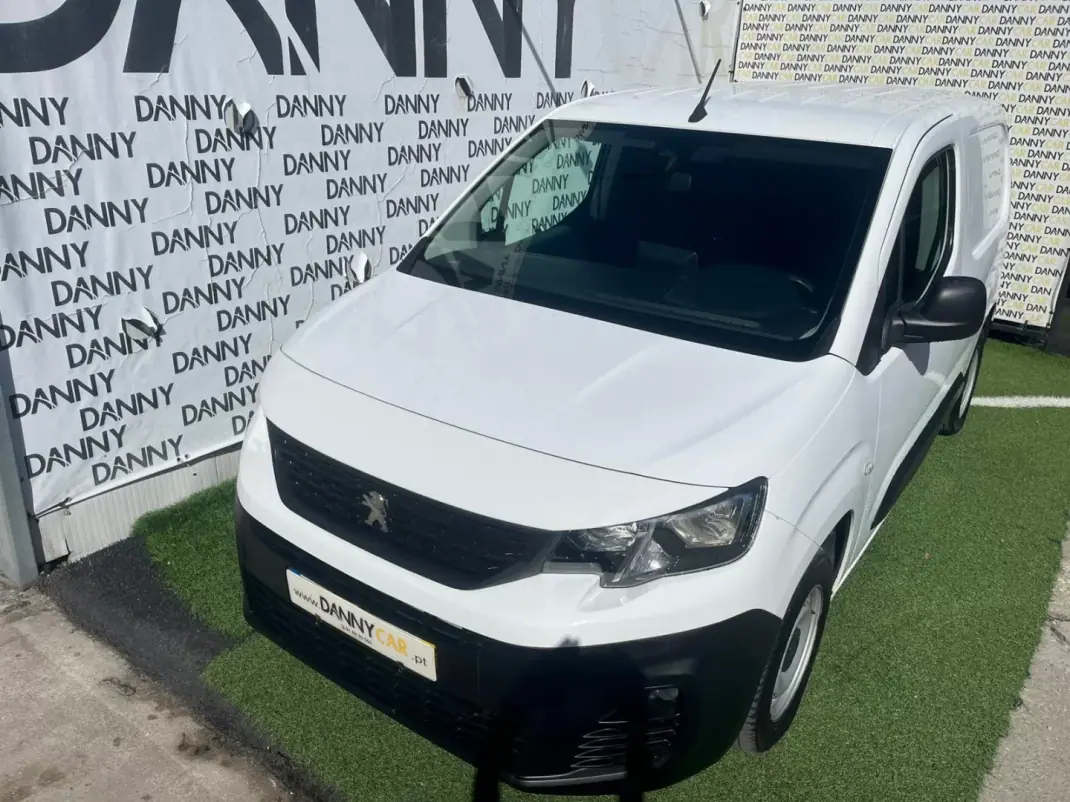 Peugeot Partner 2018 - 13900 EUR, 122450 km - 122450km - foto 2 de 11