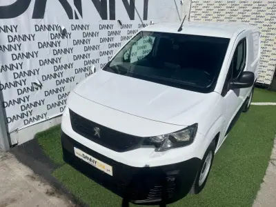 Peugeot Partner 2018 - 13900 EUR, 122450 km - 122450km - foto 2 de 11