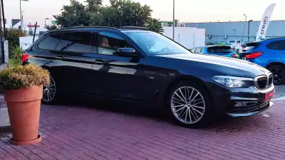 BMW 520 2018 - 29990 EUR, 130000 km - AUTO.MOTO.pt - 130000km - foto 38 de 43