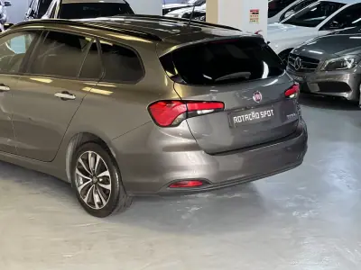 Fiat Tipo Station Wagon 2017 - 9490 EUR, 120000 km - AUTO.MOTO.pt - 120000km - foto 24 de 30