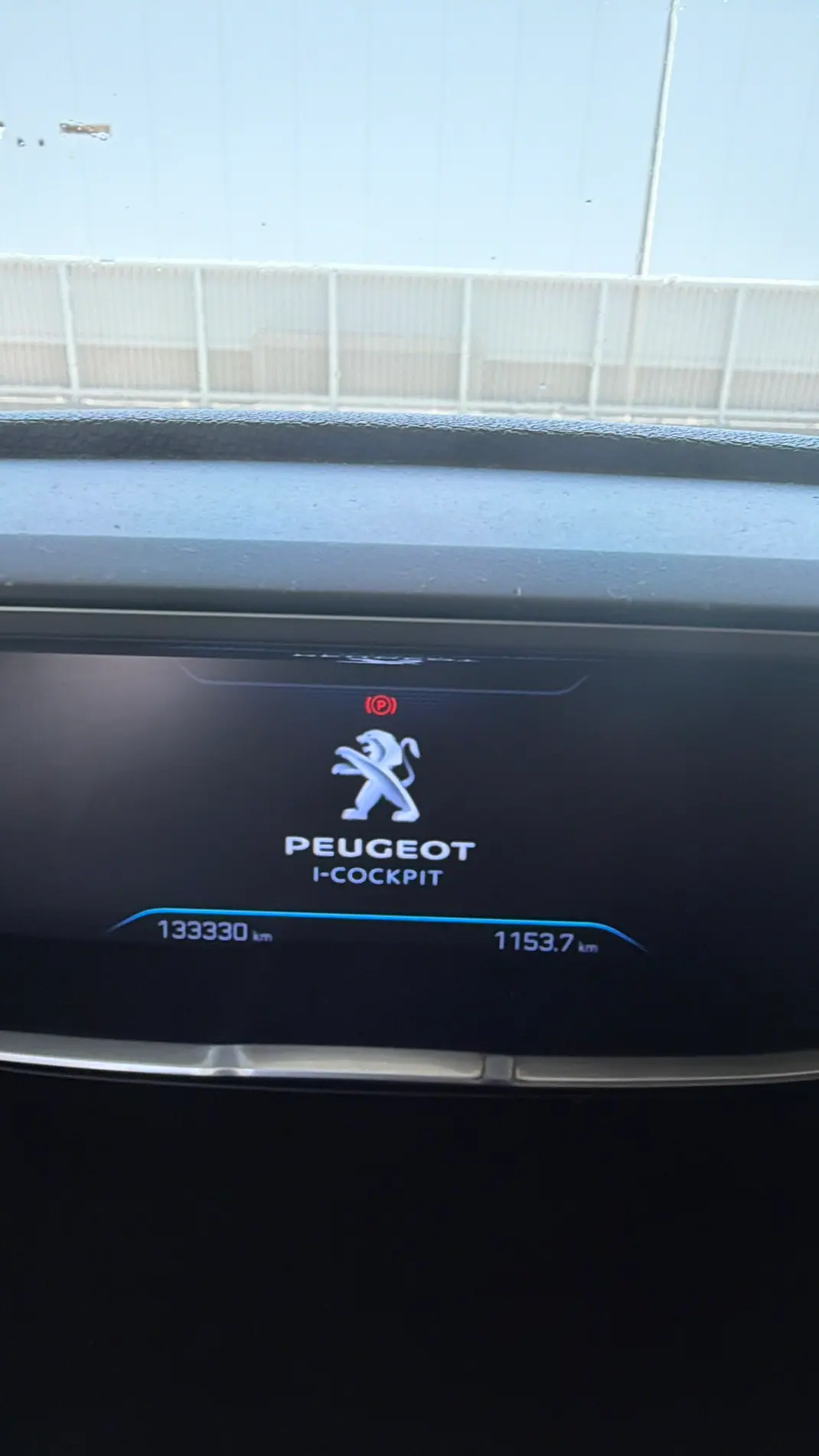Peugeot 3008 2017 - 16000 EUR, 133000 km - 133000km - foto 9 de 9