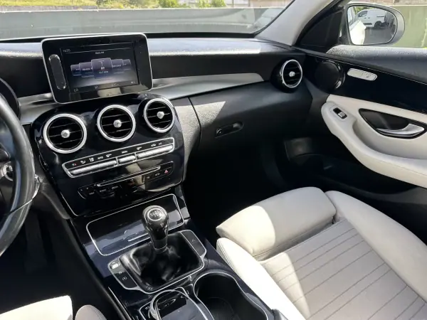 Mercedes-Benz C 180 2015 - 12900 EUR, 280000 km - AUTO.MOTO.pt - 280000km - foto 32 de 69