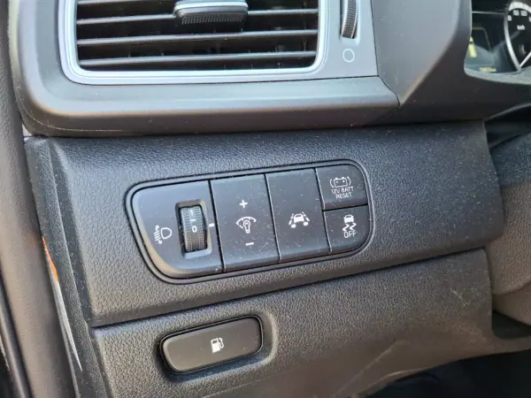 Kia Niro 2019 - 17900 EUR, 74459 km - 74459km - foto 9 de 26