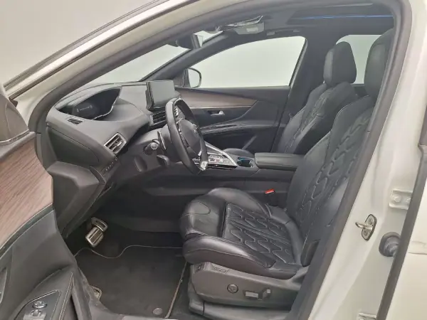 Peugeot 5008 2021 - 22990 EUR, 127 km - AUTO.MOTO.pt - 127km - foto 7 de 10