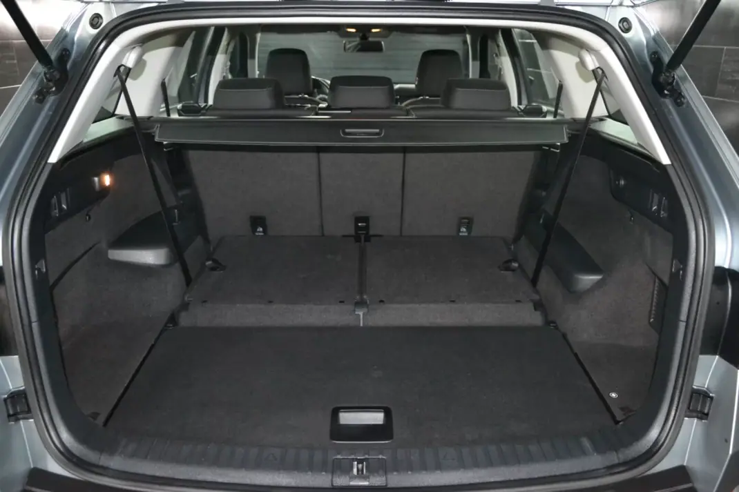 Skoda Kodiaq 2019 - 21950 EUR, 121000 km - 121000km - foto 47 de 49