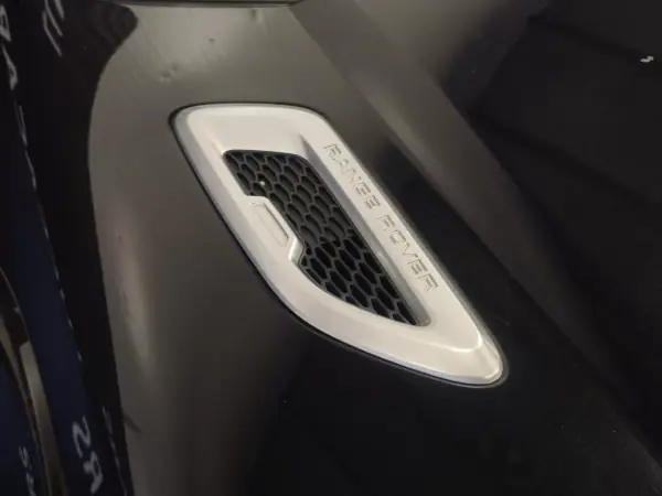 Land Rover Range Rover Evoque 2015 - 20990 EUR, 167316 km - AUTO.MOTO.pt - 167316km - foto 24 de 31