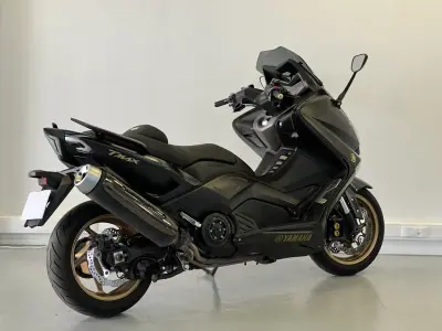 Yamaha TMAX 2016 - 8990 EUR, 27000 km - AUTO.MOTO.pt - 27000km - foto 3 de 35