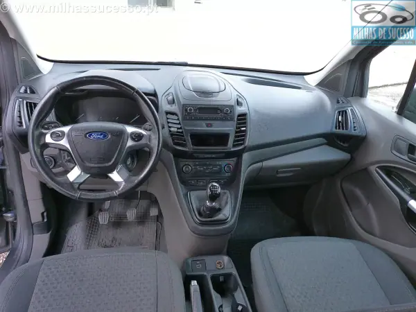 Ford Tourneo Connect 2020 - 19980 EUR, 108000 km - AUTO.MOTO.pt - 108000km - foto 20 de 31