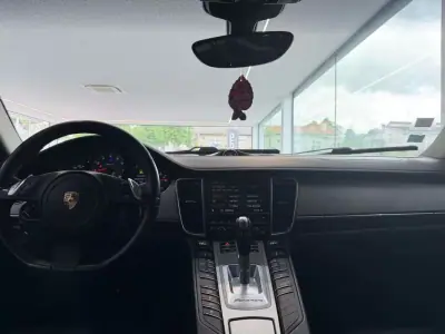 Porsche Panamera 2012 - 34990 EUR, 187000 km - AUTO.MOTO.pt - 187000km - foto 16 de 22