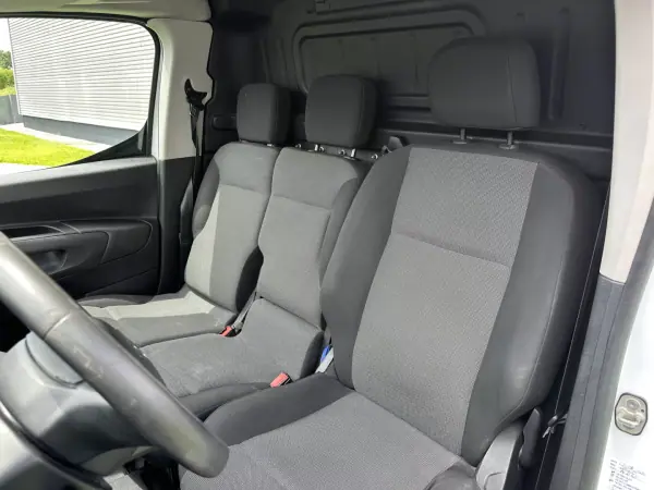 Citroën Berlingo 1.5 Hdi 2019 - 9900 EUR, 180000 km - AUTO.MOTO.pt - 180000km - foto 24 de 43